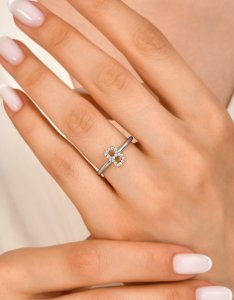 TY 3121 Altın B Harfi Yüzük Beyaz Altın